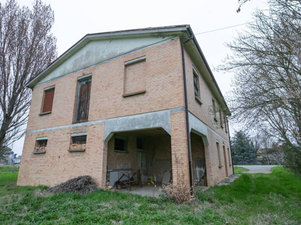 casa indipendente in vendita a Mordano in zona Bubano