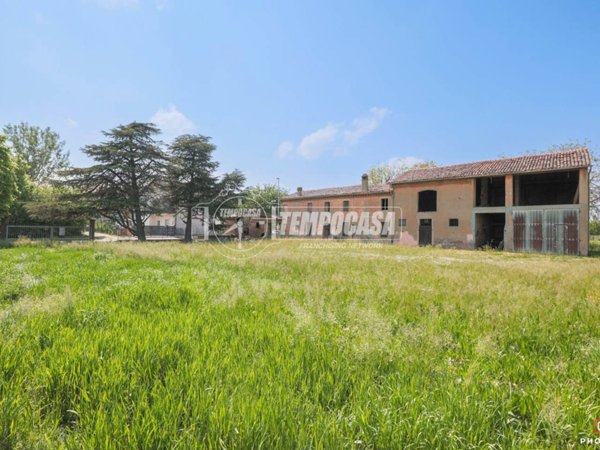 casale in vendita a Mordano