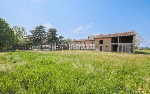 casale in vendita a Mordano