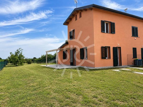 casa indipendente in vendita a Mordano