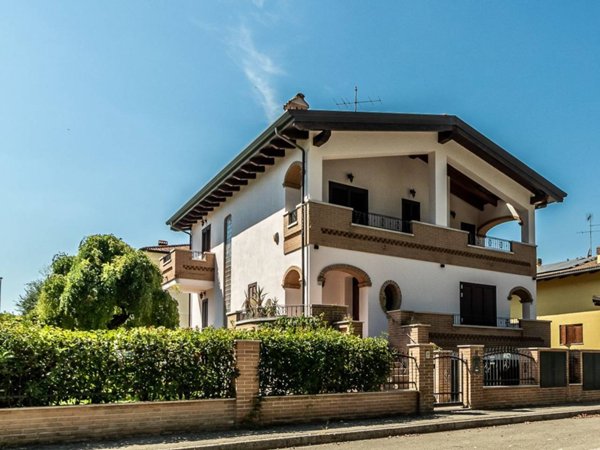 casa indipendente in vendita a Mordano in zona Bubano
