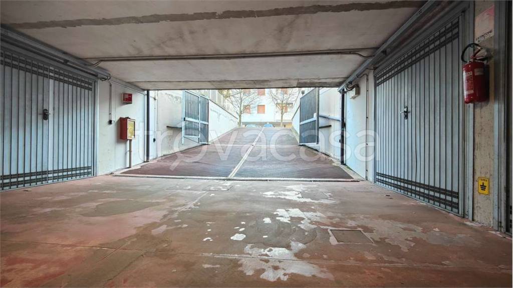 locale di sgombero in vendita ad Ozzano dell'Emilia