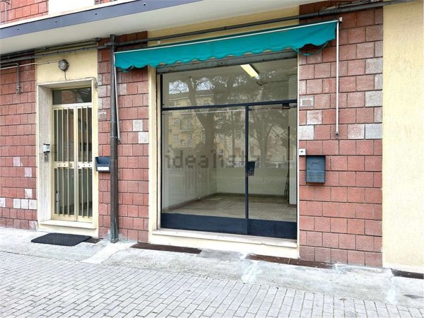 negozio in vendita ad Ozzano dell'Emilia