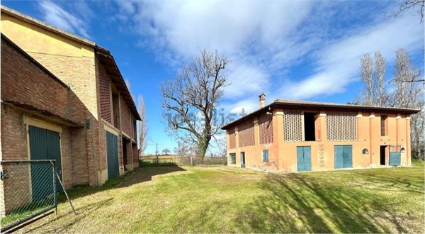 locale di sgombero in vendita ad Ozzano dell'Emilia