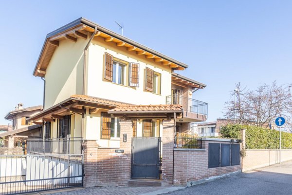 casa indipendente in vendita ad Ozzano dell'Emilia