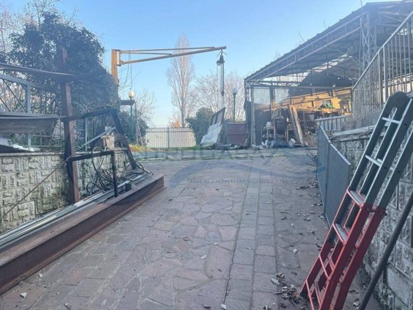 locale di sgombero in vendita ad Ozzano dell'Emilia in zona Tolara