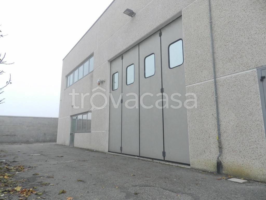 locale commerciale in vendita ad Ozzano dell'Emilia in zona Quaderna