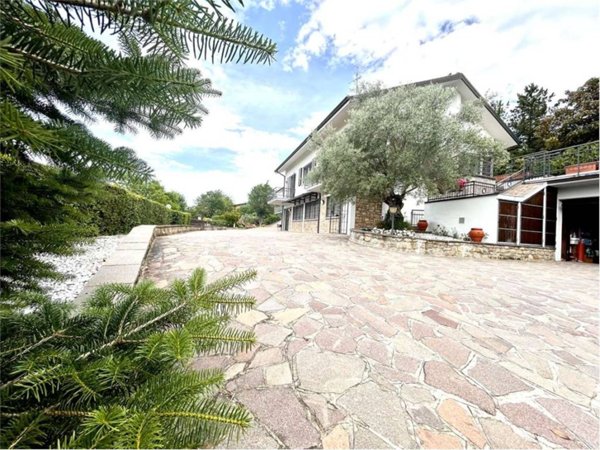 casa indipendente in vendita ad Ozzano dell'Emilia in zona Mercatale
