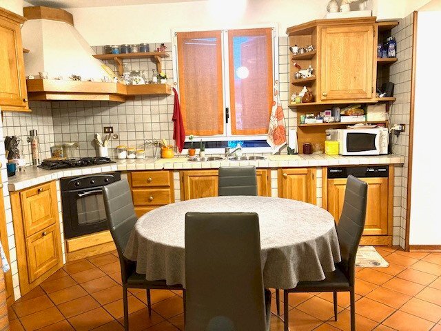 locale di sgombero in vendita ad Ozzano dell'Emilia