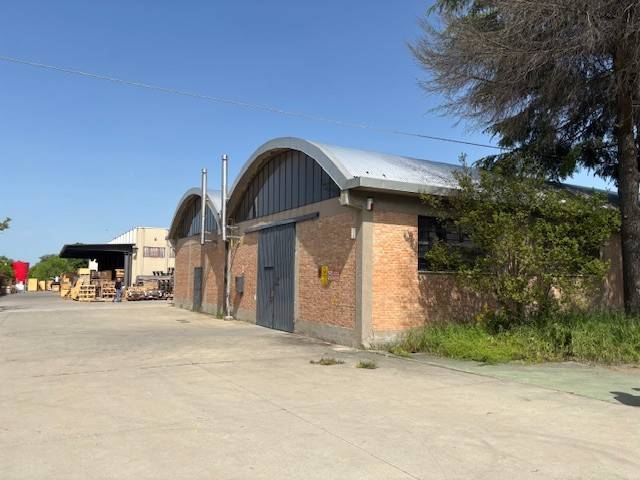 locale commerciale in vendita ad Ozzano dell'Emilia