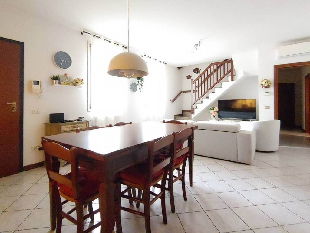 appartamento in vendita ad Ozzano dell'Emilia in zona Osteria Nuova