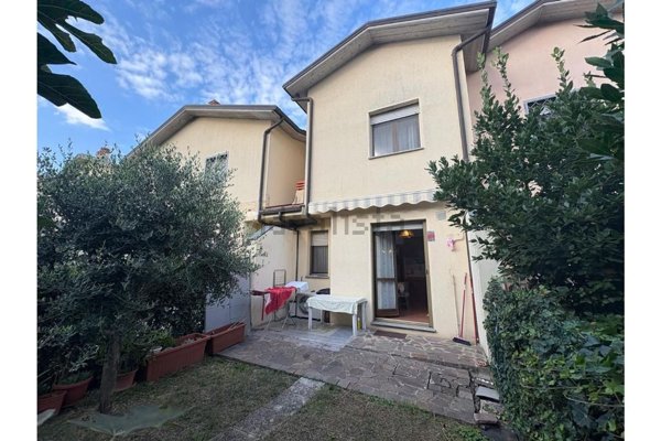 casa indipendente in vendita ad Ozzano dell'Emilia