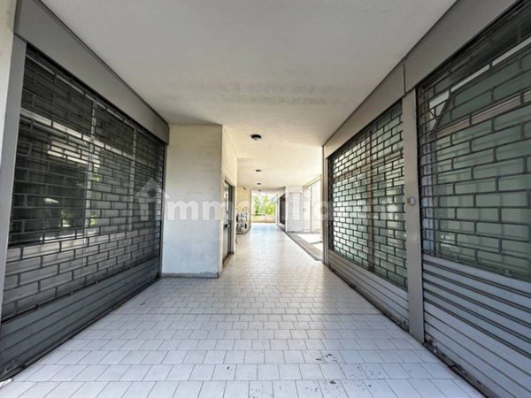 negozio in vendita ad Ozzano dell'Emilia