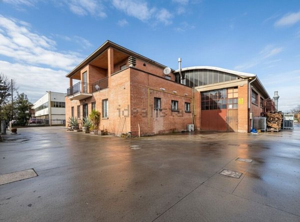 capannone in vendita ad Ozzano dell'Emilia