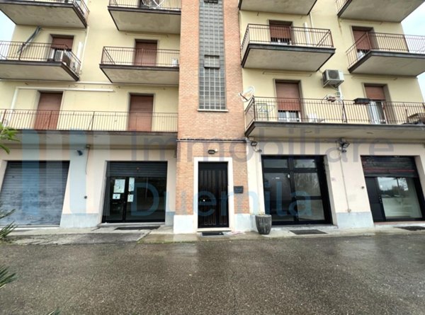 negozio in vendita ad Ozzano dell'Emilia
