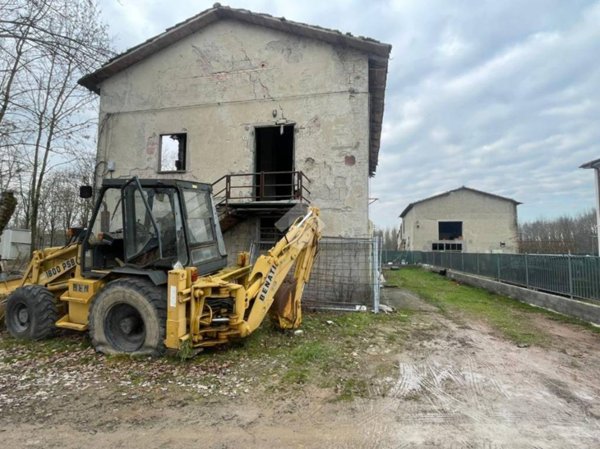 negozio in vendita ad Ozzano dell'Emilia in zona Tolara