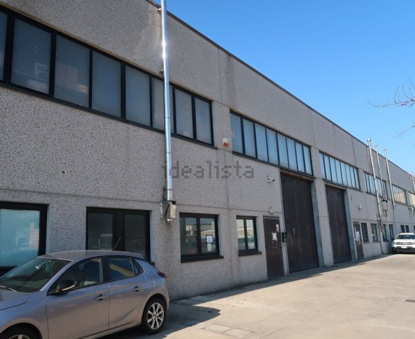 locale commerciale in vendita ad Ozzano dell'Emilia
