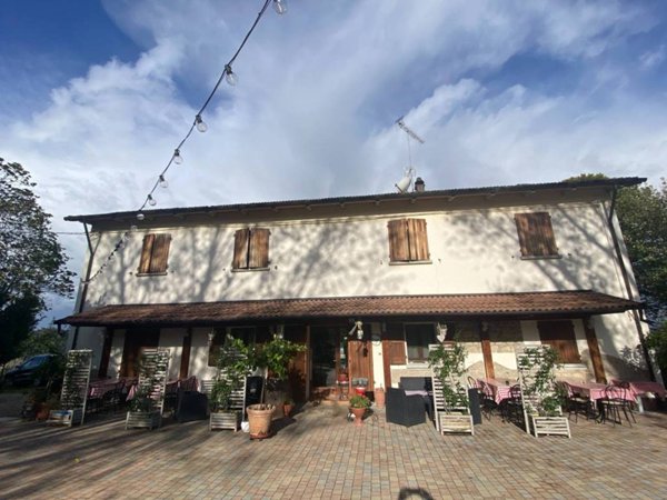 negozio in vendita ad Ozzano dell'Emilia