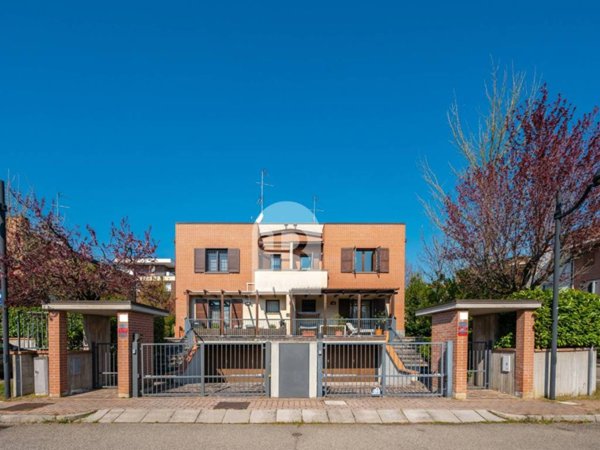 casa indipendente in vendita ad Ozzano dell'Emilia