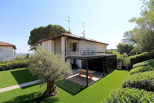 casa indipendente in vendita ad Ozzano dell'Emilia in zona Sant'Andrea