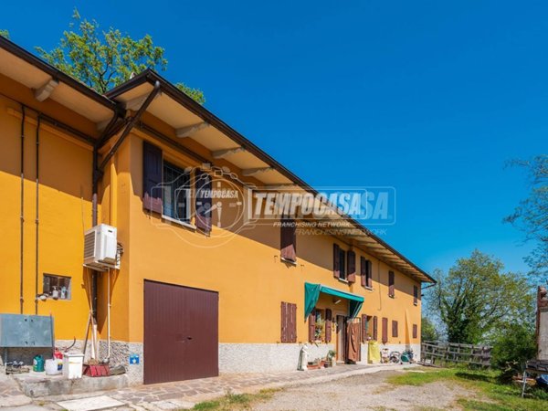 casa indipendente in vendita ad Ozzano dell'Emilia in zona Tolara
