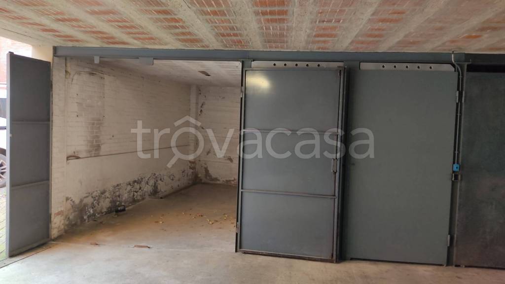 box auto in vendita ad Ozzano dell'Emilia