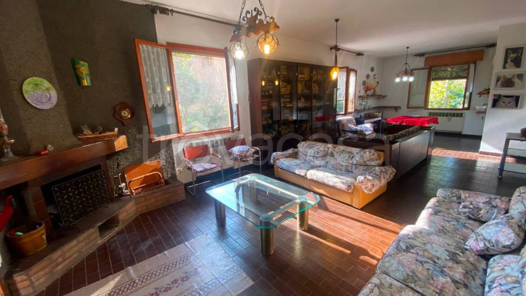 casa indipendente in vendita ad Ozzano dell'Emilia in zona Mercatale