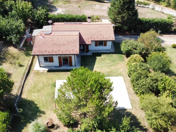 casa indipendente in vendita a Pianoro in zona Zena