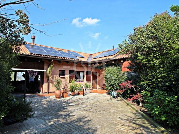 casa indipendente in vendita a Pianoro in zona Montecalvo