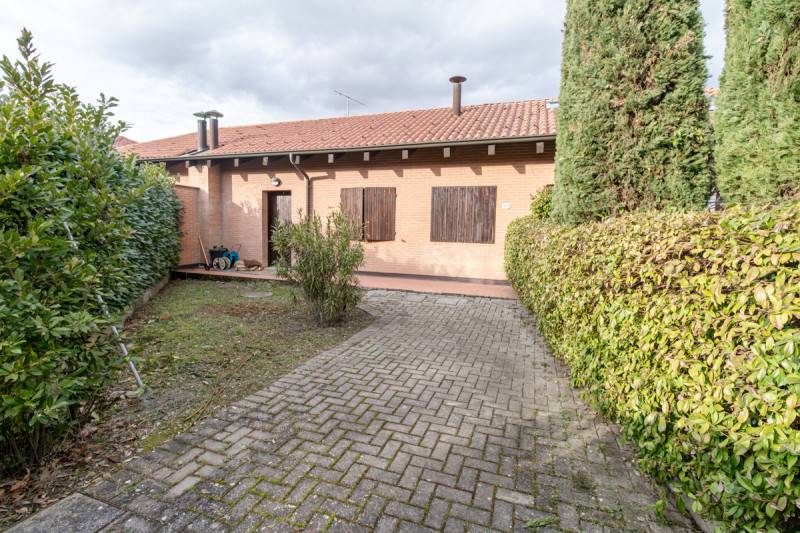 casa indipendente in vendita a Pianoro in zona Montecalvo