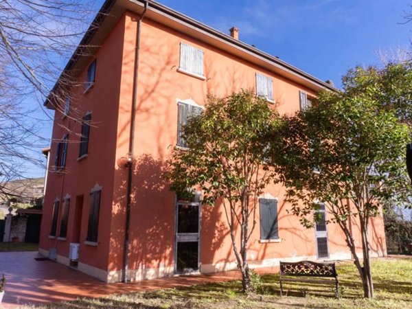 casa indipendente in vendita a Pianoro in zona Zula