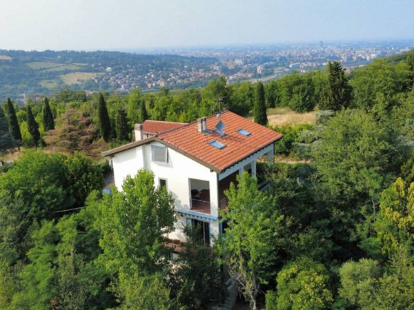 casa indipendente in vendita a Pianoro