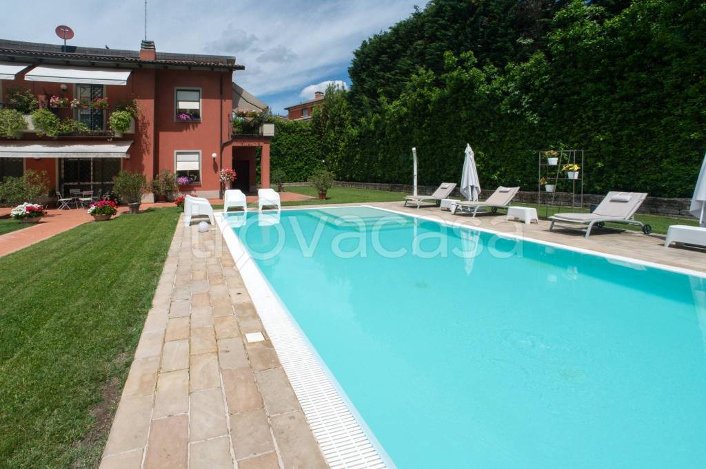 casa indipendente in vendita a Pianoro
