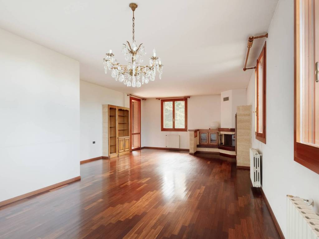 casa indipendente in vendita a Pianoro