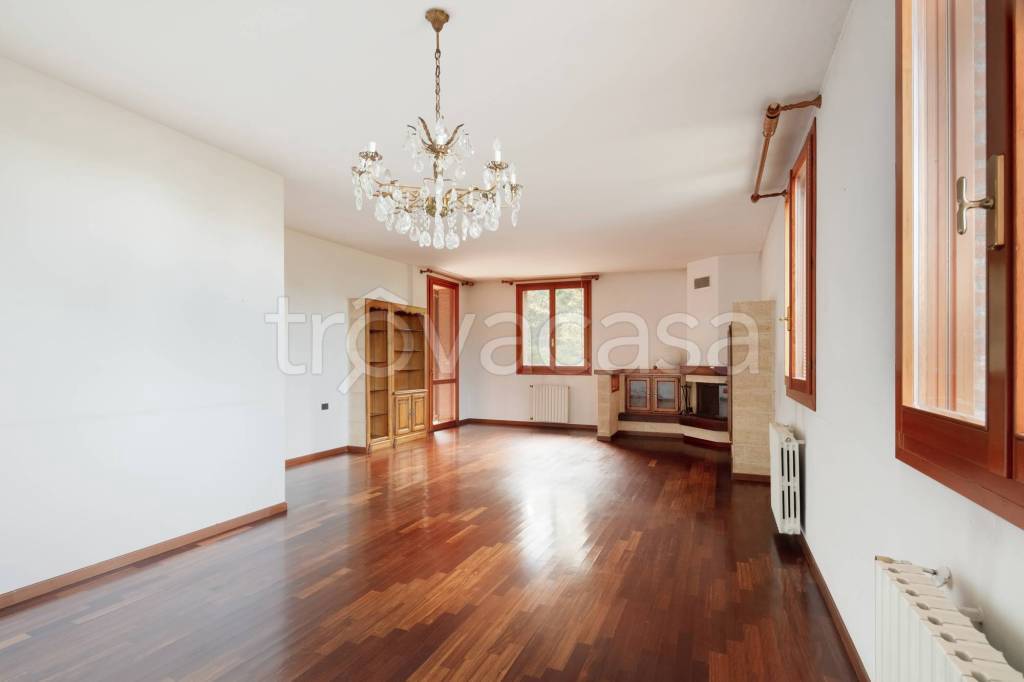 casa indipendente in vendita a Pianoro