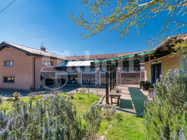 negozio in vendita a Pianoro in zona Tazzola
