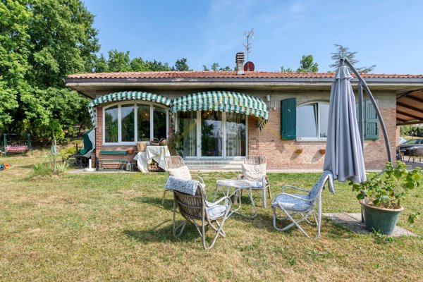 casa indipendente in vendita a Pianoro