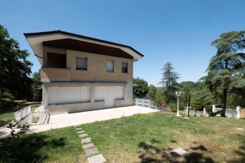 casa indipendente in vendita a Pianoro in zona Montecalvo