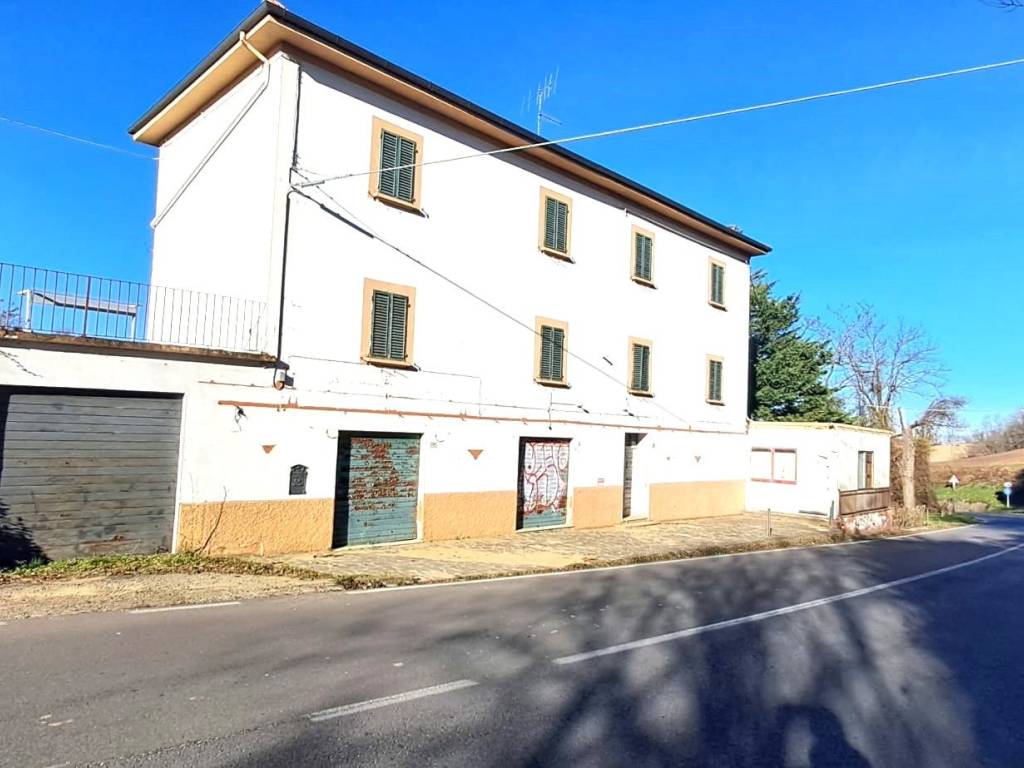 intera palazzina in vendita a Pianoro in zona Livergnano