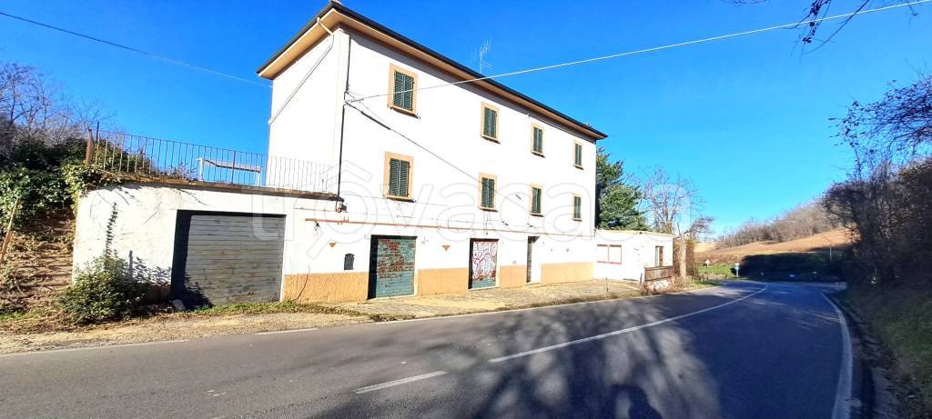 negozio in vendita a Pianoro in zona Livergnano