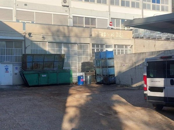 capannone in vendita a Pianoro