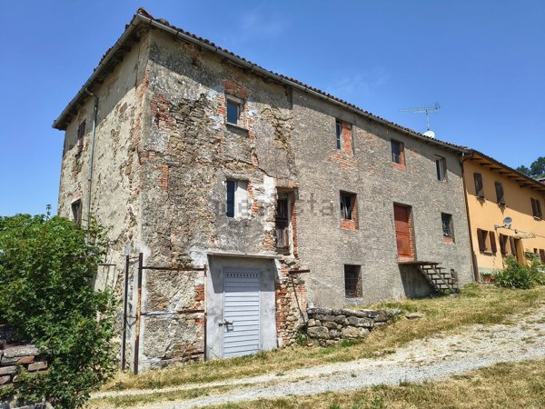 casale in vendita a Pianoro in zona Livergnano