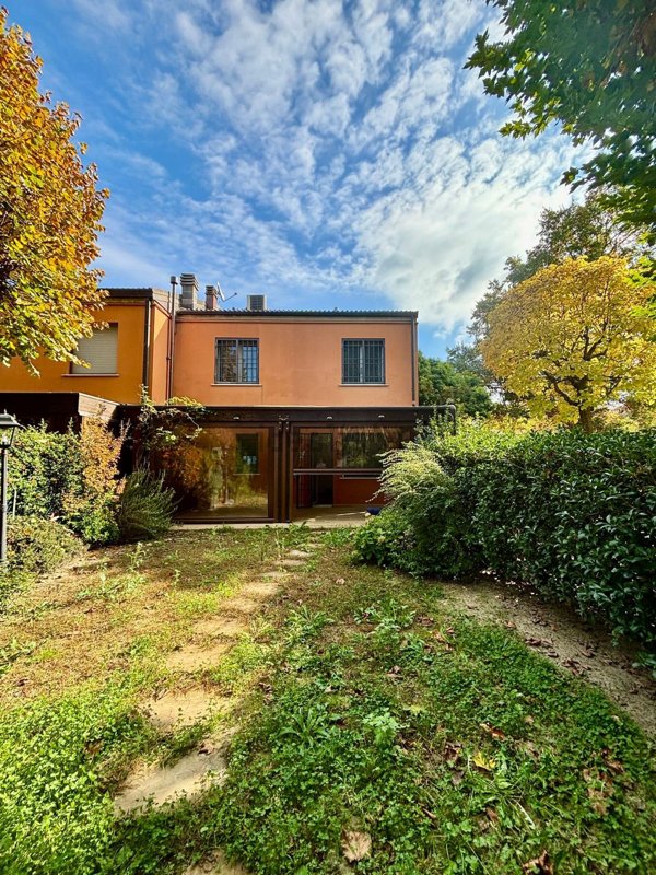 casa indipendente in vendita a Pianoro in zona Botteghino di Zocca