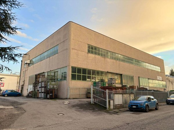 locale commerciale in vendita a Pianoro