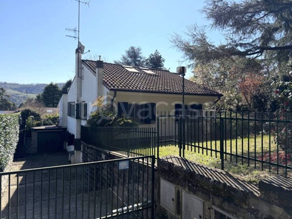 casa indipendente in vendita a Pianoro in zona Guzzano
