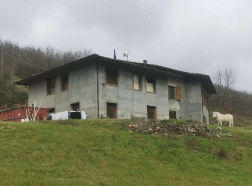 casa indipendente in vendita a Pianoro in zona Zena