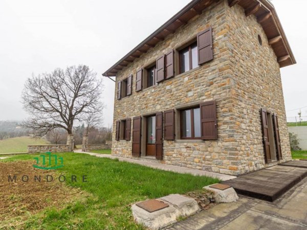 casa indipendente in vendita a Pianoro in zona Livergnano