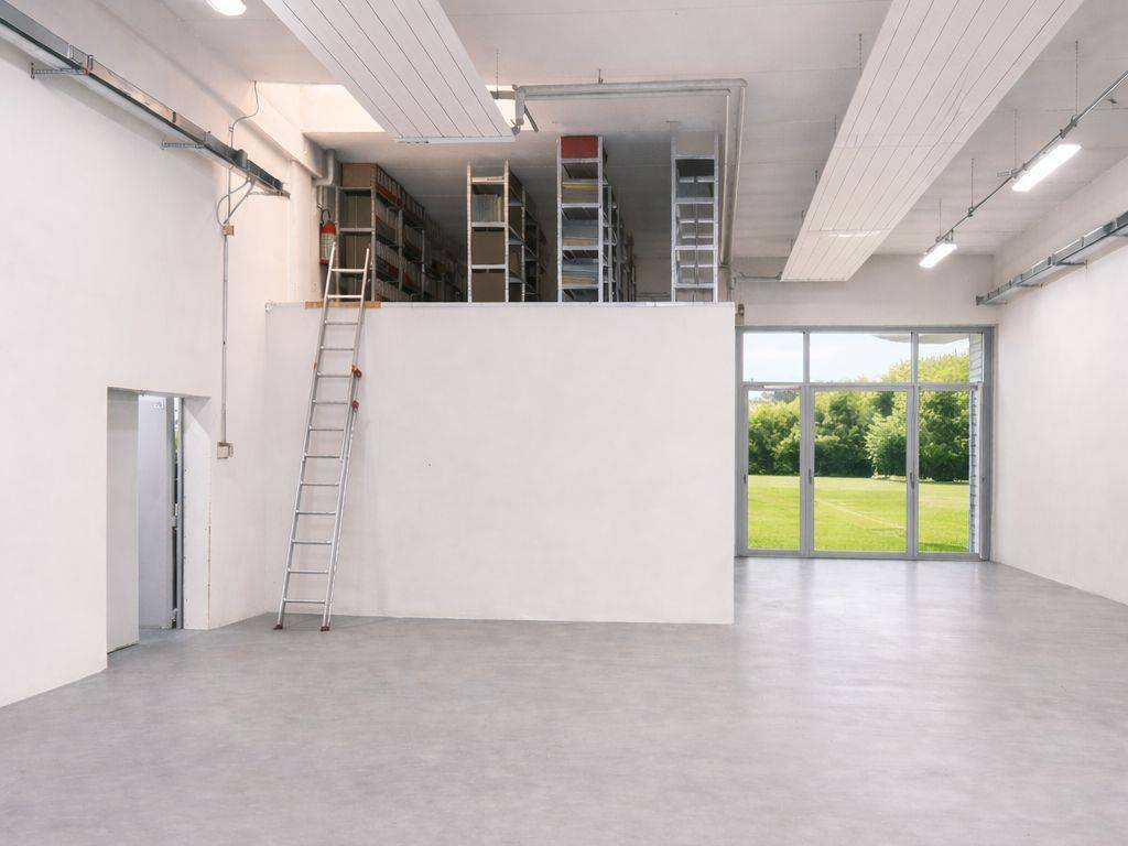 locale commerciale in vendita a Pianoro in zona Pian di Macina