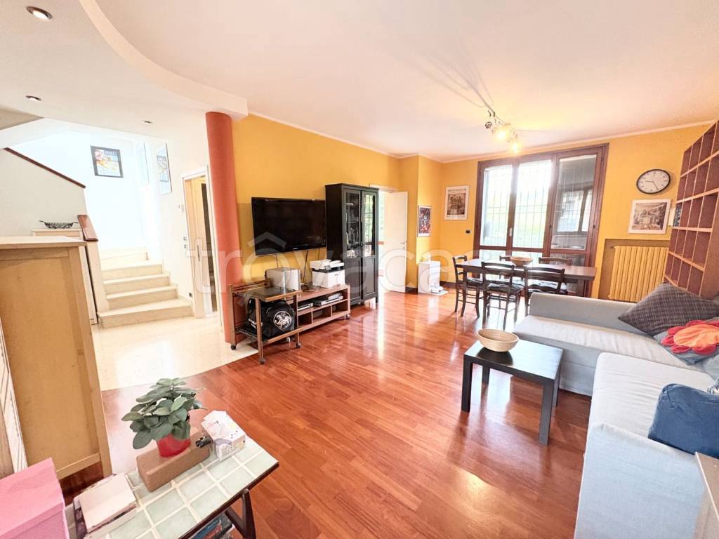 casa indipendente in vendita a Pianoro