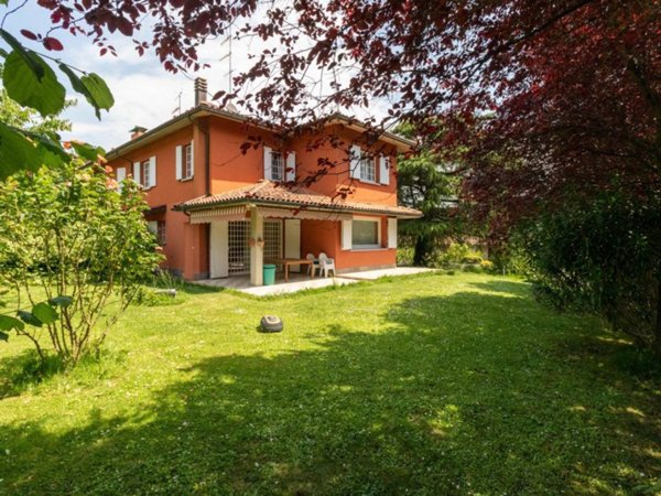 casa indipendente in vendita a Pianoro in zona Guzzano